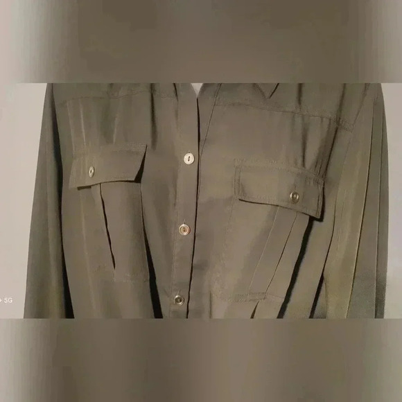 CHICOS Olive Woven Utility Shirt, button down, roll tab sleeve, size 1 - Picture 5 of 11